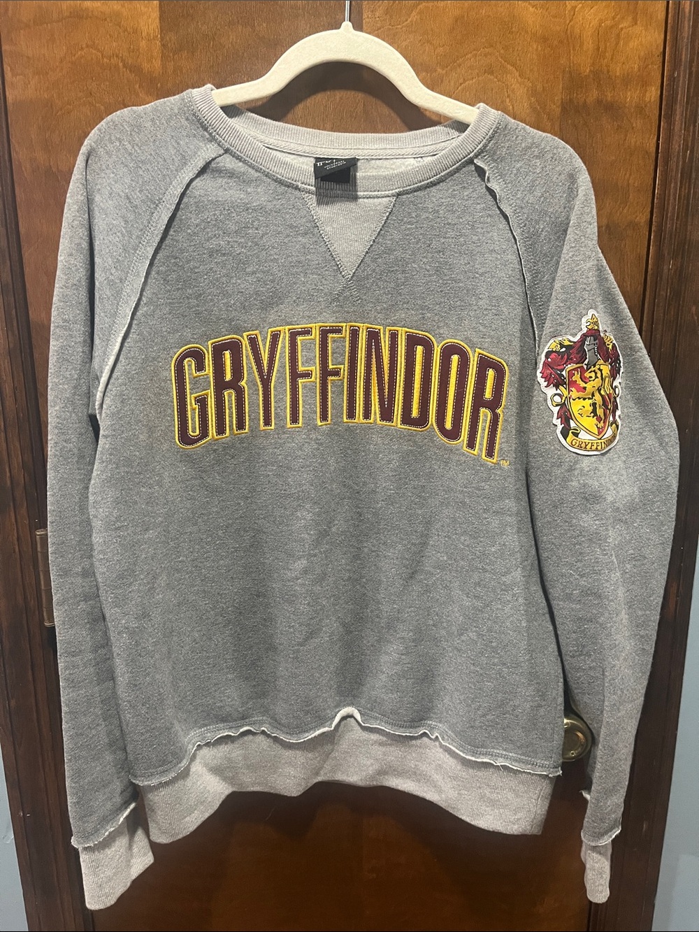 Gryffindor The Wizarding World Harry Potter Universal Studios Crew sweatshirt S
